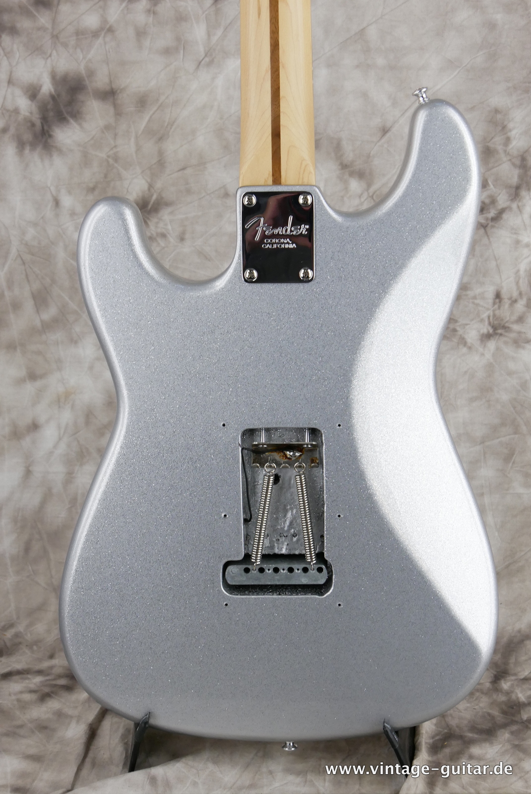 Fender_Stratocaster_built_from_parts_US_neck_ silver_sparkle_2021-004.JPG